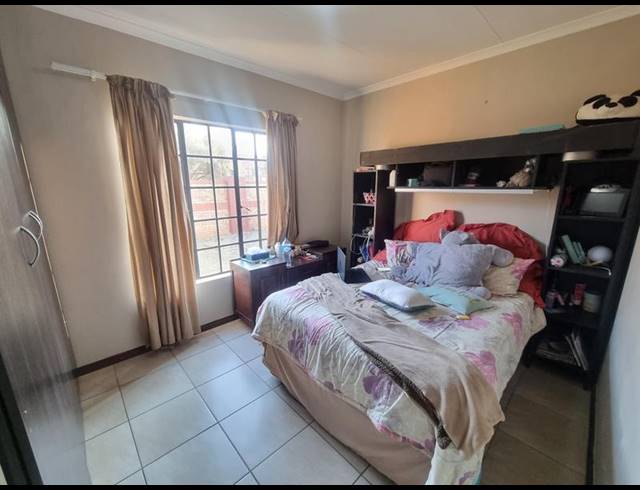 2 BEDROOM TOWNHOUSE FOR SALE IN MEYERTON CENTRAL